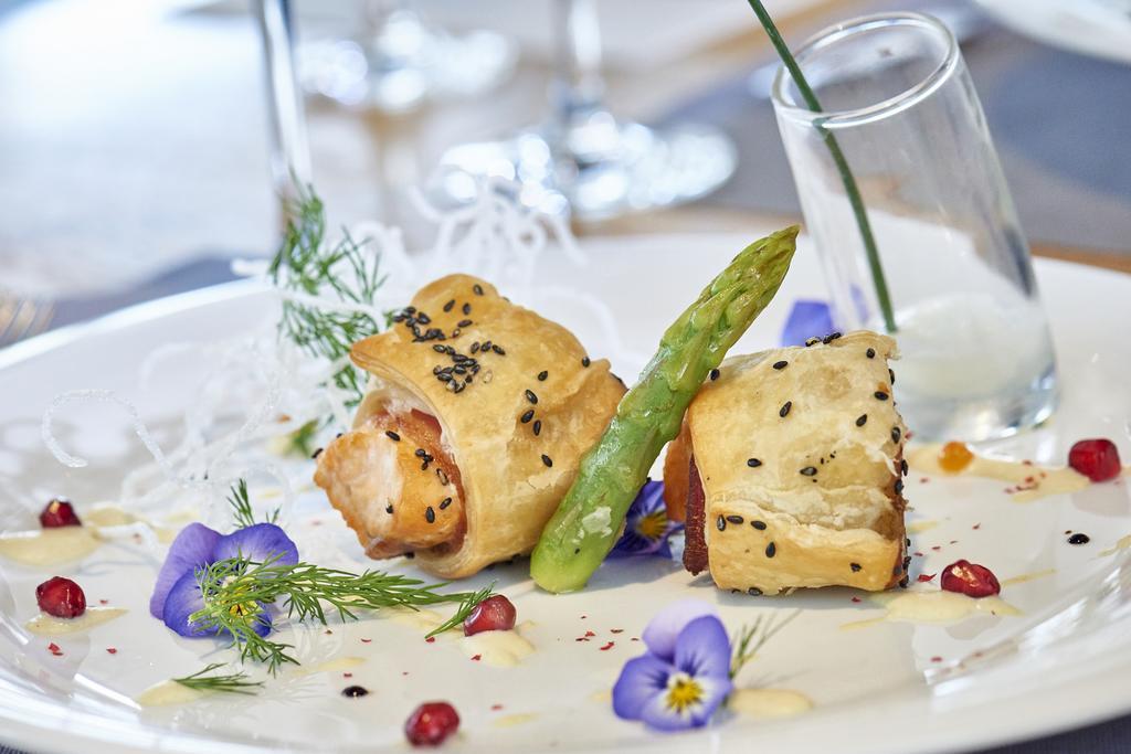 Hotel Restaurant Rathaus 图恩 外观 照片